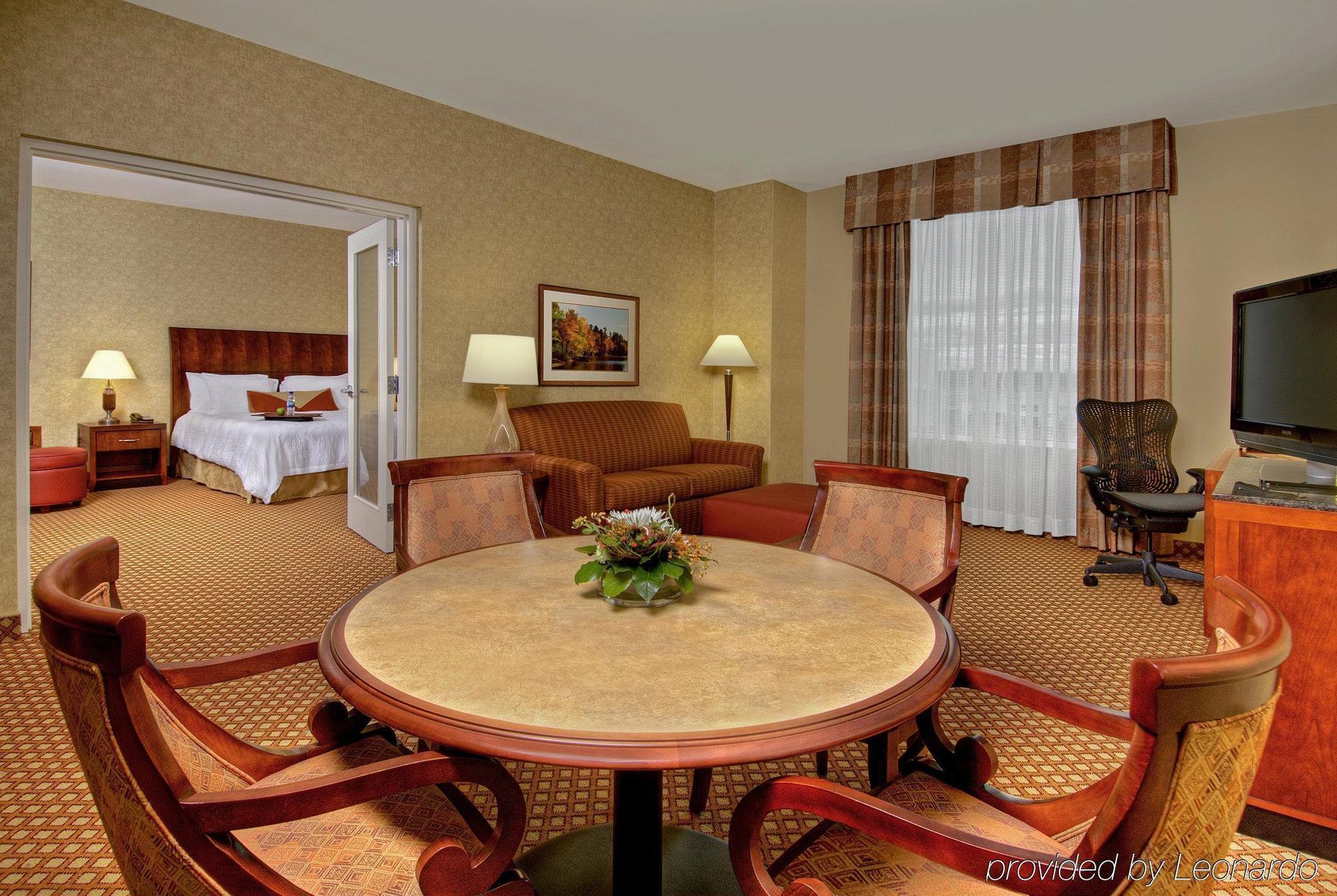 Hilton Garden Inn Ottawa Airport Bilik gambar